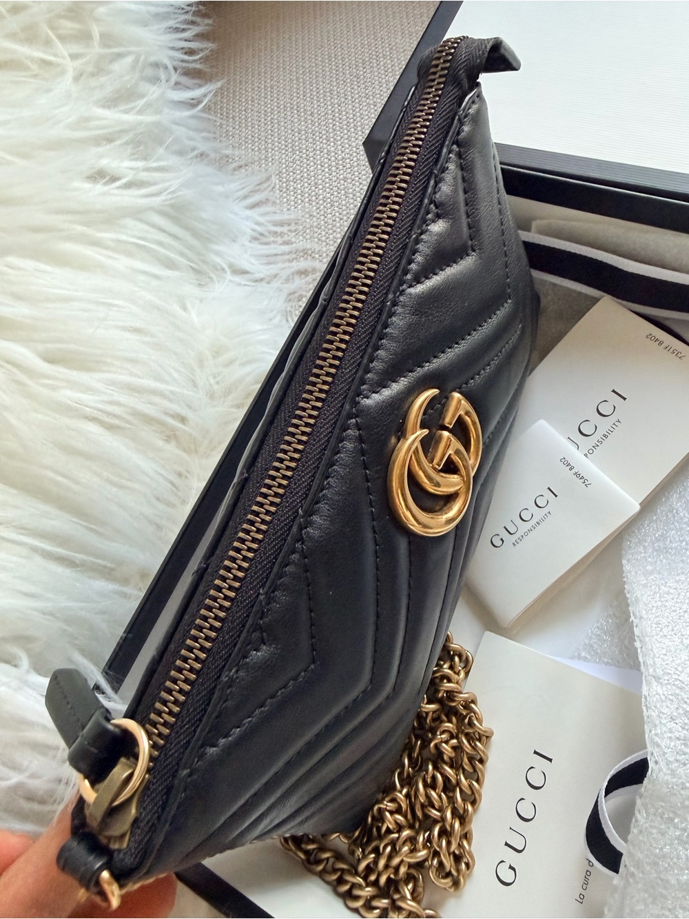 Gucci Black Chevron Leather Crossbody with Gold GG - Picture 3 of 7